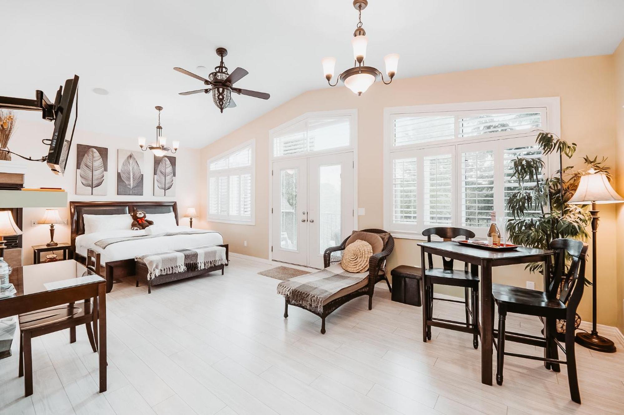 Deluxe King Room