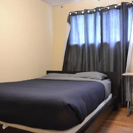 Private Bedroom On Renovated Main Floor - Fonda-2