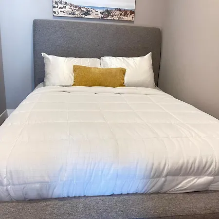 Cozy Basement Suite-2