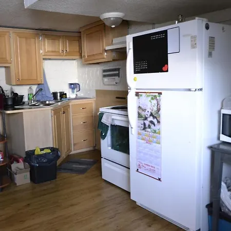 Private Bedroom In Basement With Shared Bathroom - Pineland-2