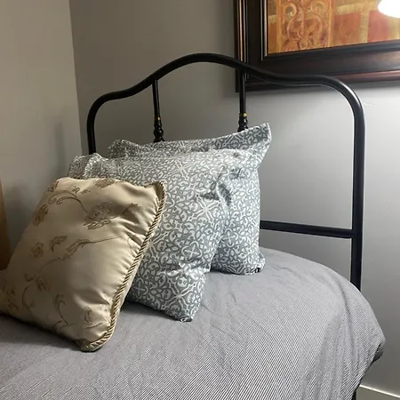 Newly Renovated Elephant Suite, Two Beds, Independent Bathroom Veryquiet-2